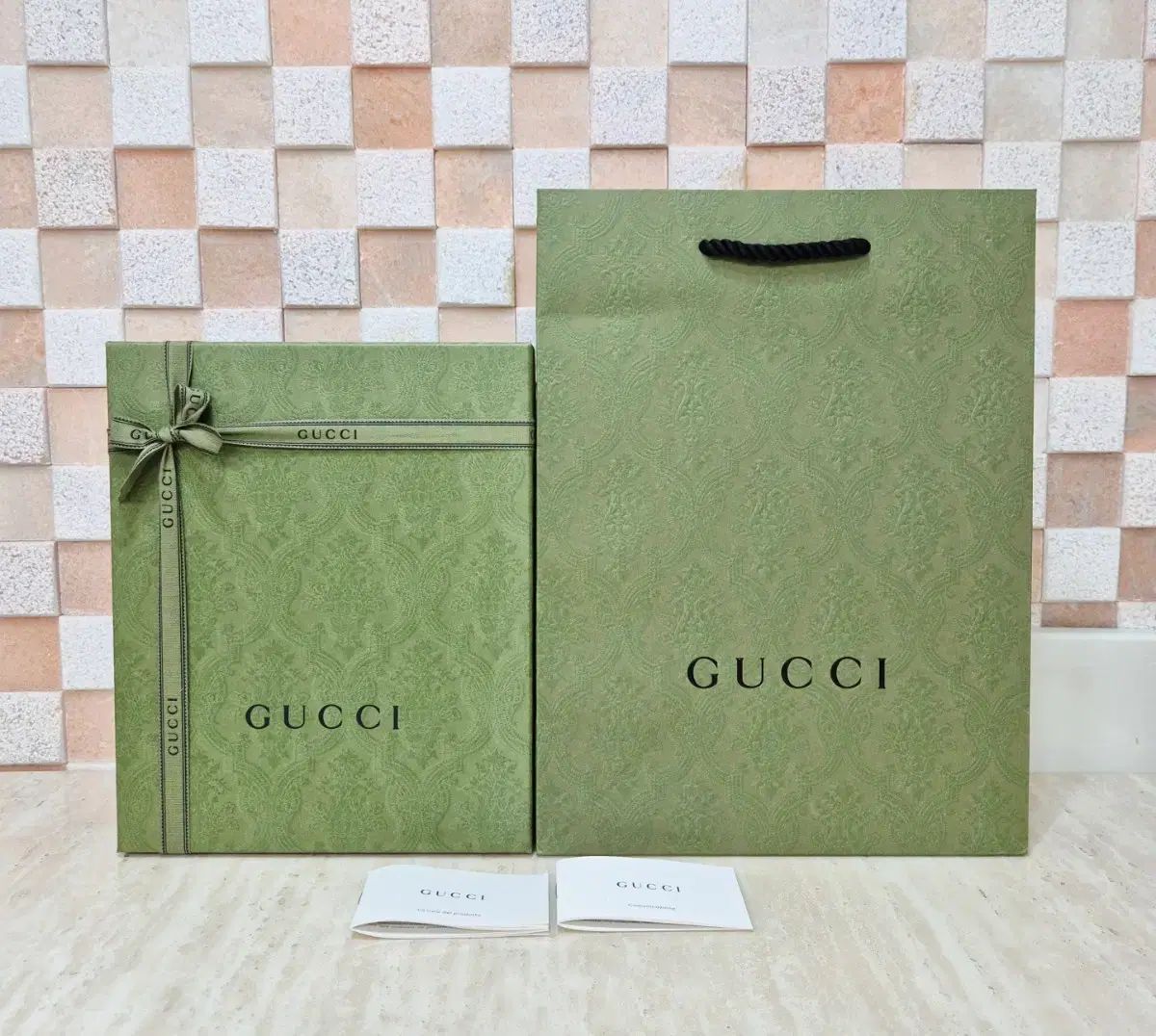 正規品 グッチ ボックス+お買い物バッグ+リボン+ブックレット フルセット グッチ 財布 グッチ バッグ グッチ