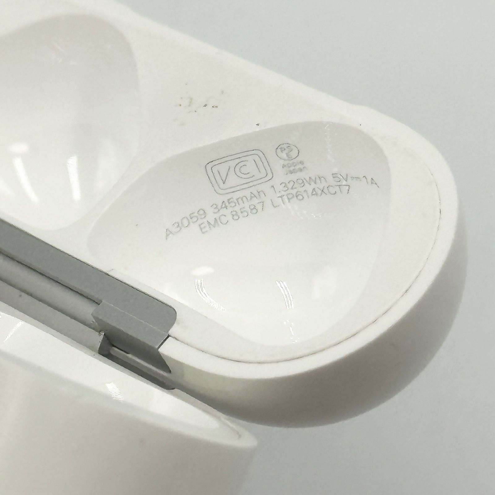Apple AirPods 第4世代 充電ケースのみ A3059 ノイズキャンセル搭載