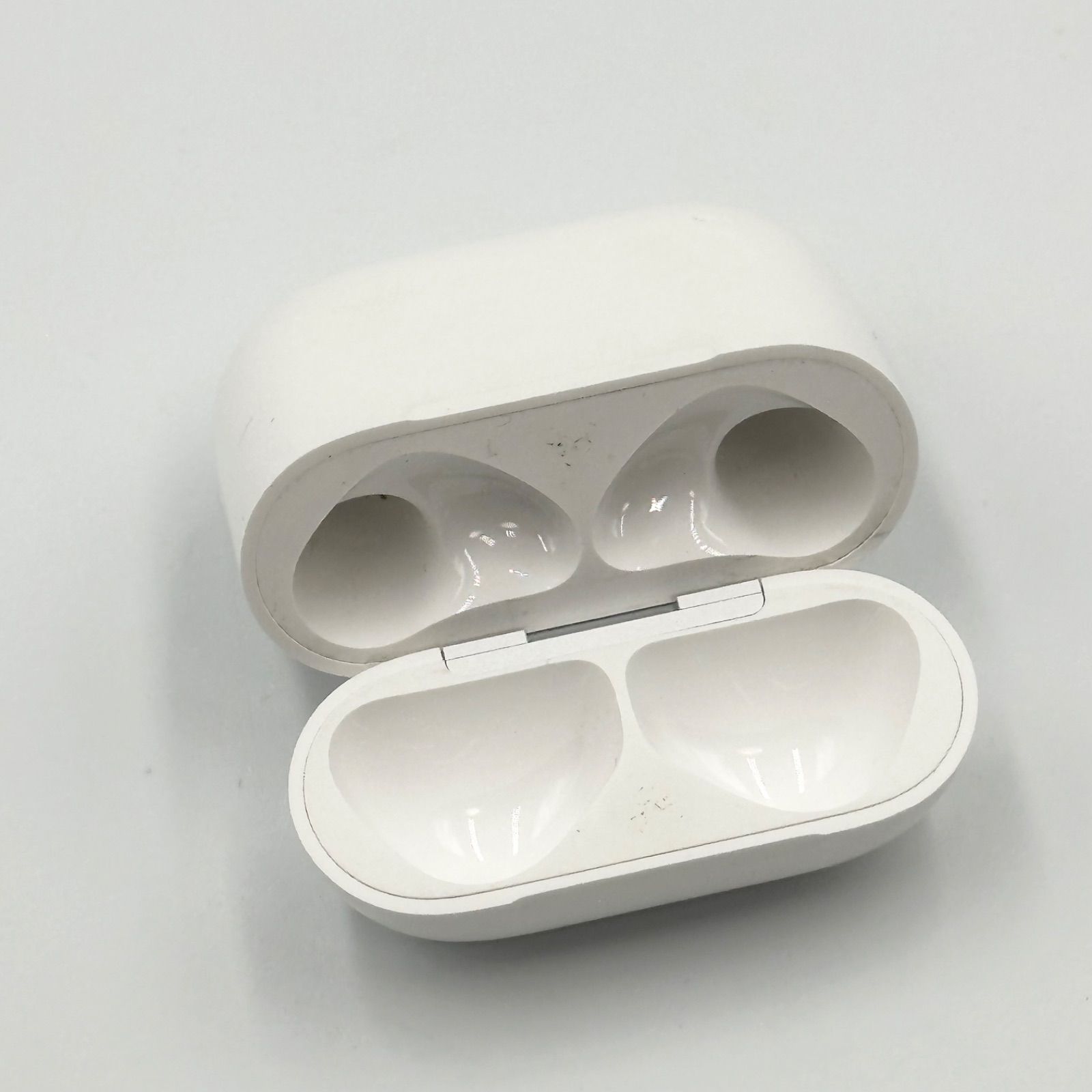 Apple AirPods 第4世代 充電ケースのみ A3059 ノイズキャンセル搭載
