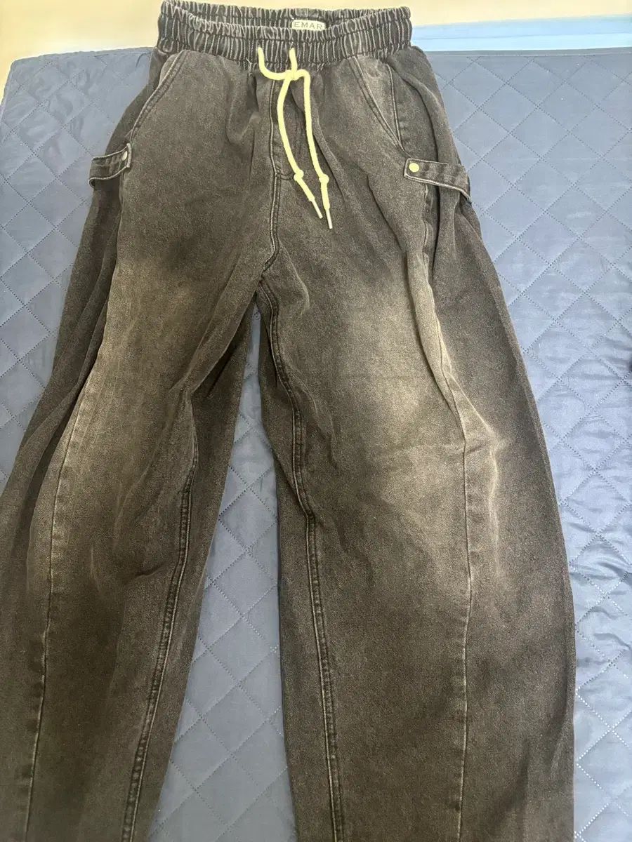 バルーン ブラックデニムパンツ 出品