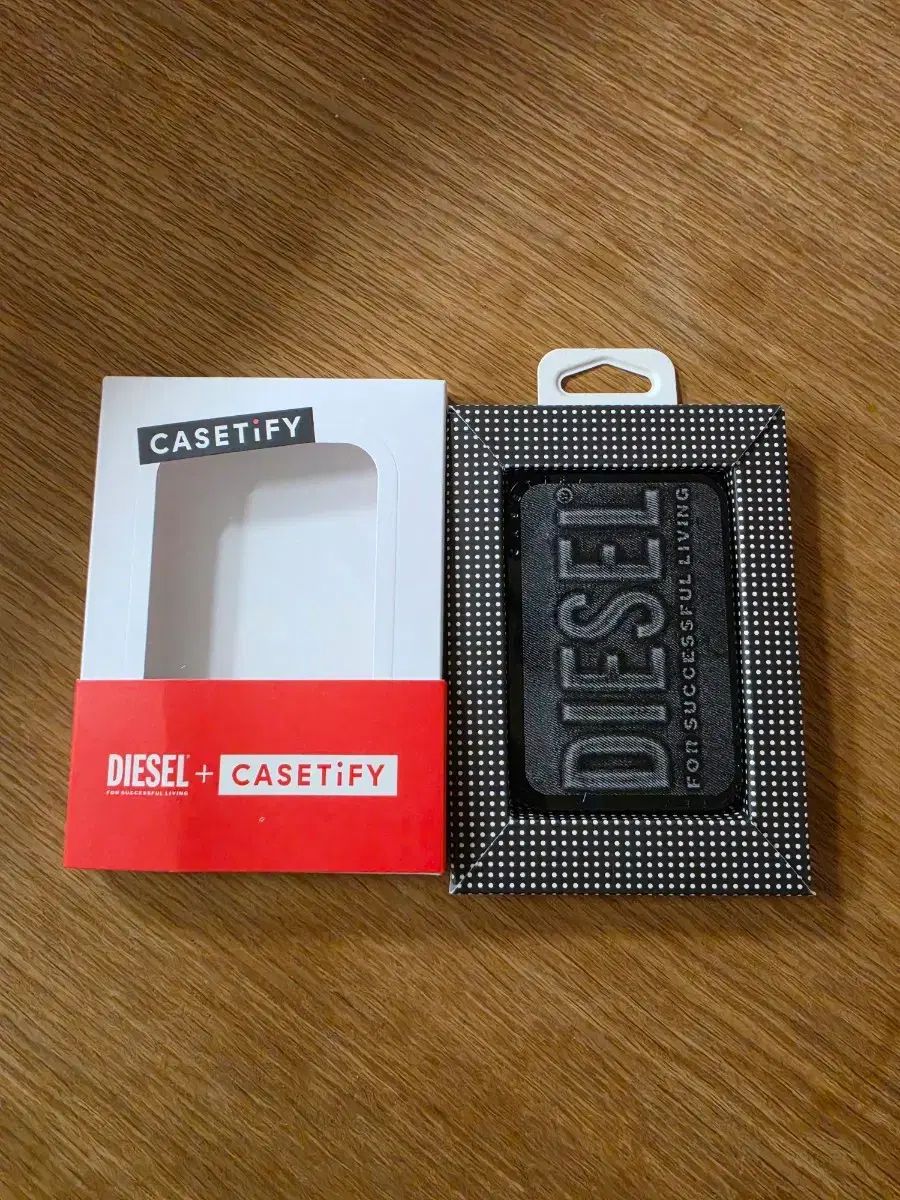 CASETiFY(ケースティファイ) トレカホルダー スタンド DIESEL(ディーゼル) ブラック
