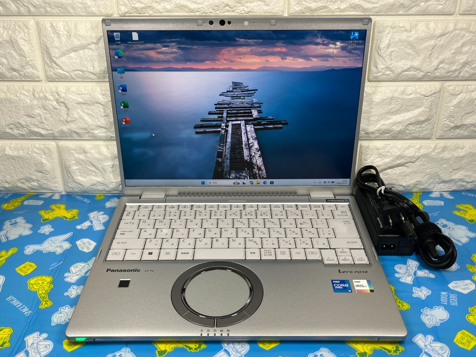 美品 レッツノート CF-FV1 16GB/512GB 14.0型 QHD 軽量