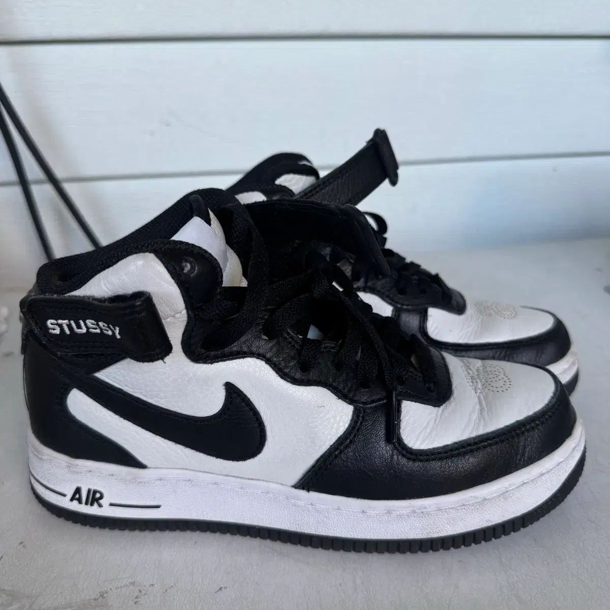 STUSSY x NIKE エアフォース 235