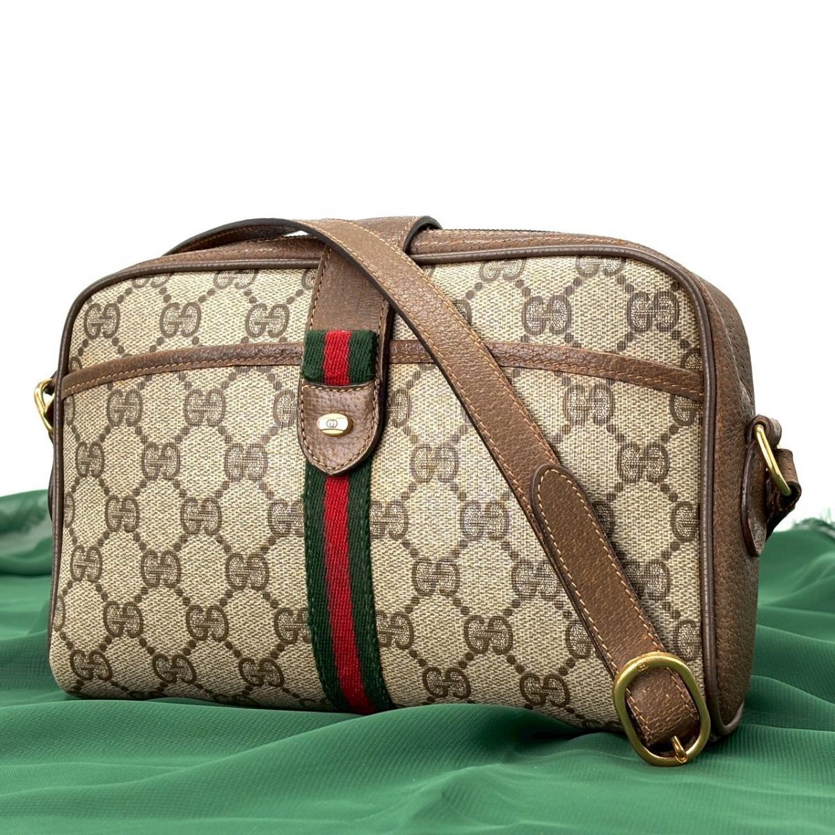 GUCCI グッチ GGスプリーム ジョイライン シェリーライン メッセンジャー ショルダーバッグ クロスボディ 肩掛け 斜め掛け サコッシュ PVC コーティングキャンバス レザー 本革 ベージュ アイボリー ホワイト 白 余裕は肩越しに滲む】 GUCCI ショルダーバッグ GGスプリーム シェリー