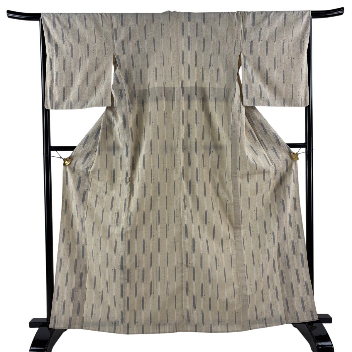 【美品】 紬 身丈164cm 裄丈65.5cm M 単衣 証紙 縞 幾何学模様 ベージュ 正絹 逸品 【中古】