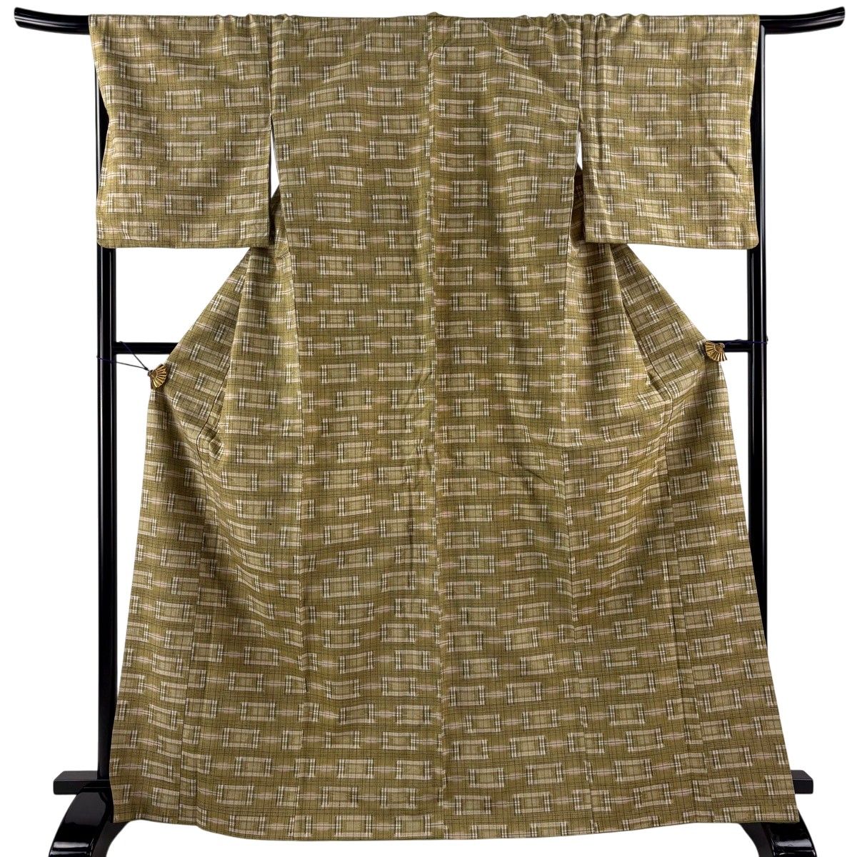 紬 身丈168cm 裄丈69cm L 袷 幾何学模様 鶯色 正絹 名品 【中古】
