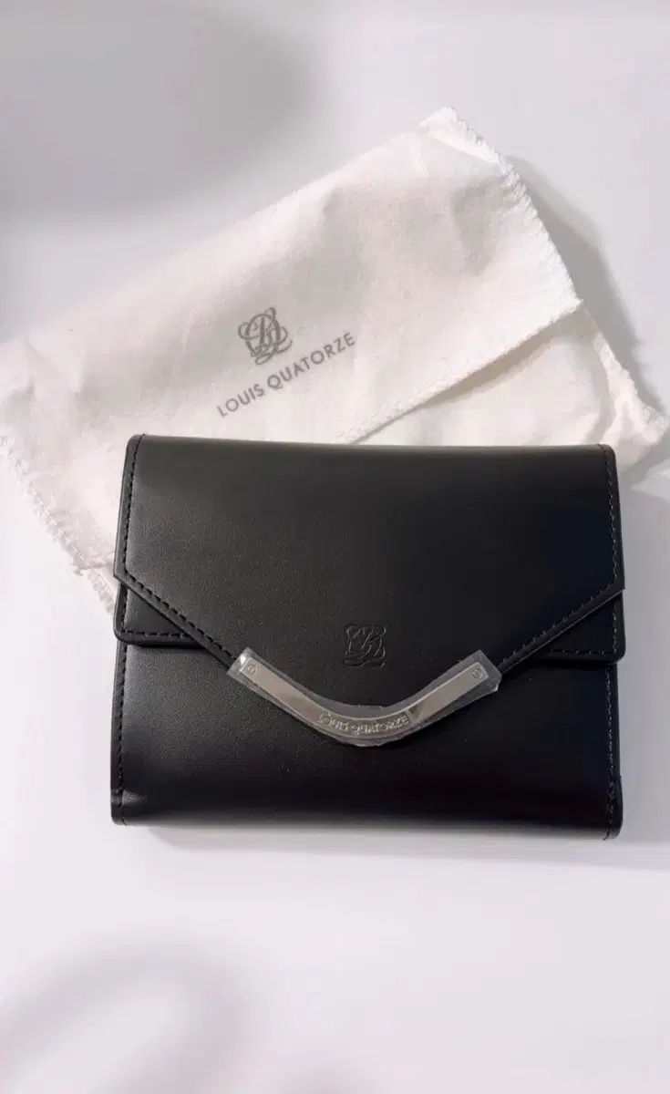 ルイキャトルズ レア 財布