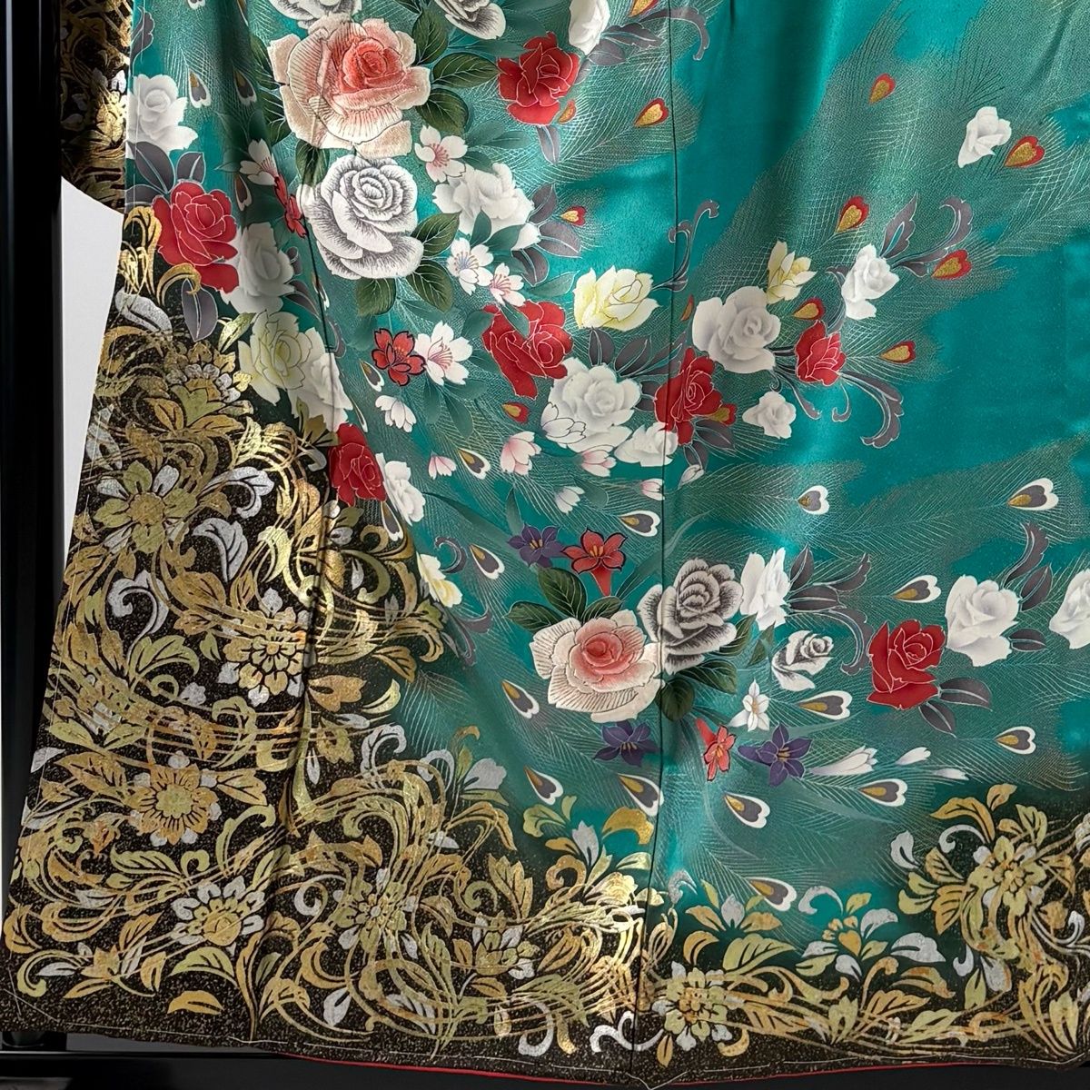 振袖 身丈156.5cm 裄丈66.5cm M 袷 落款 バラ 花唐草 刺繍 金糸 青緑
