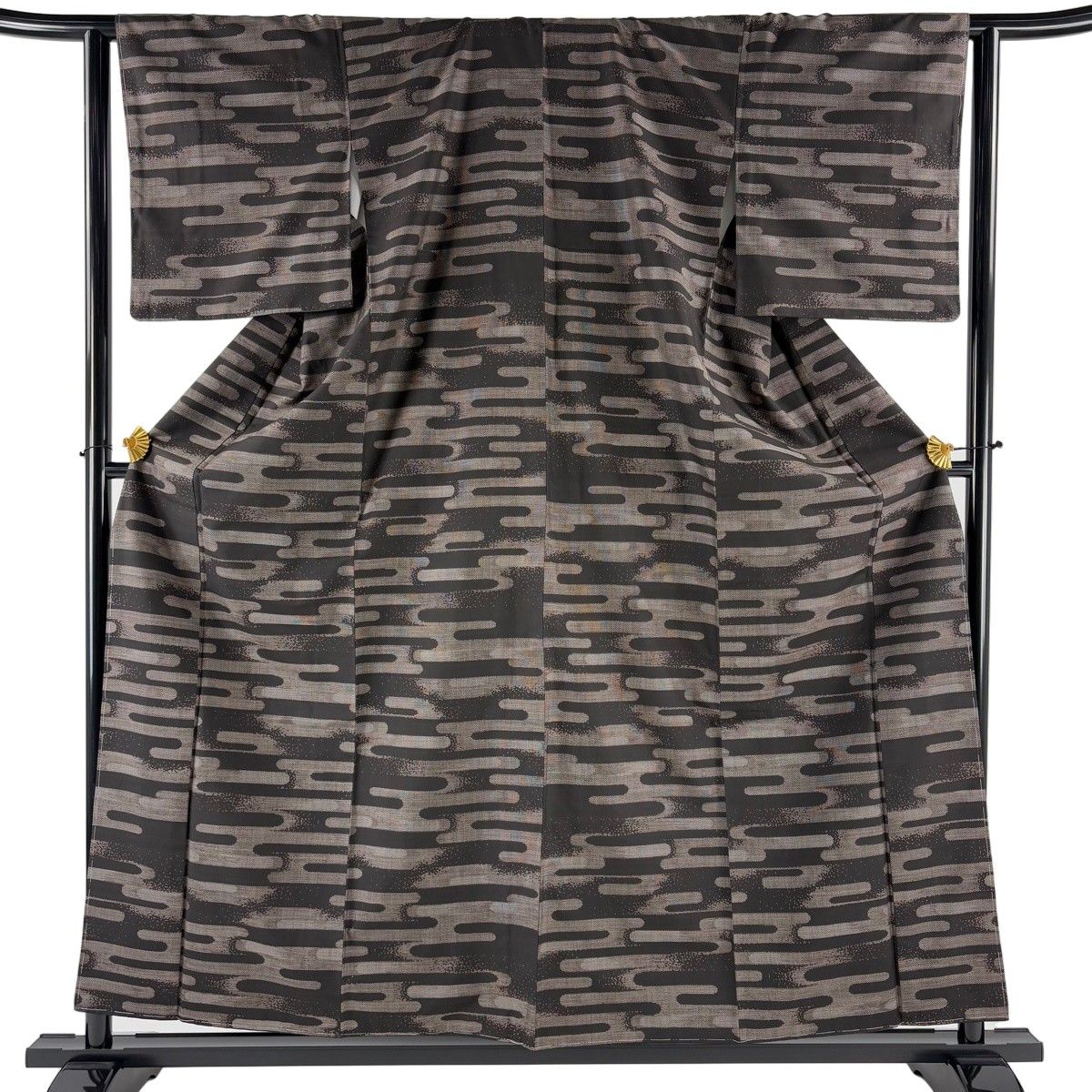 【美品】紬 身丈157.5cm 裄丈63cm S 袷 ヱ霞 焦茶色 正絹 秀品 【中古】