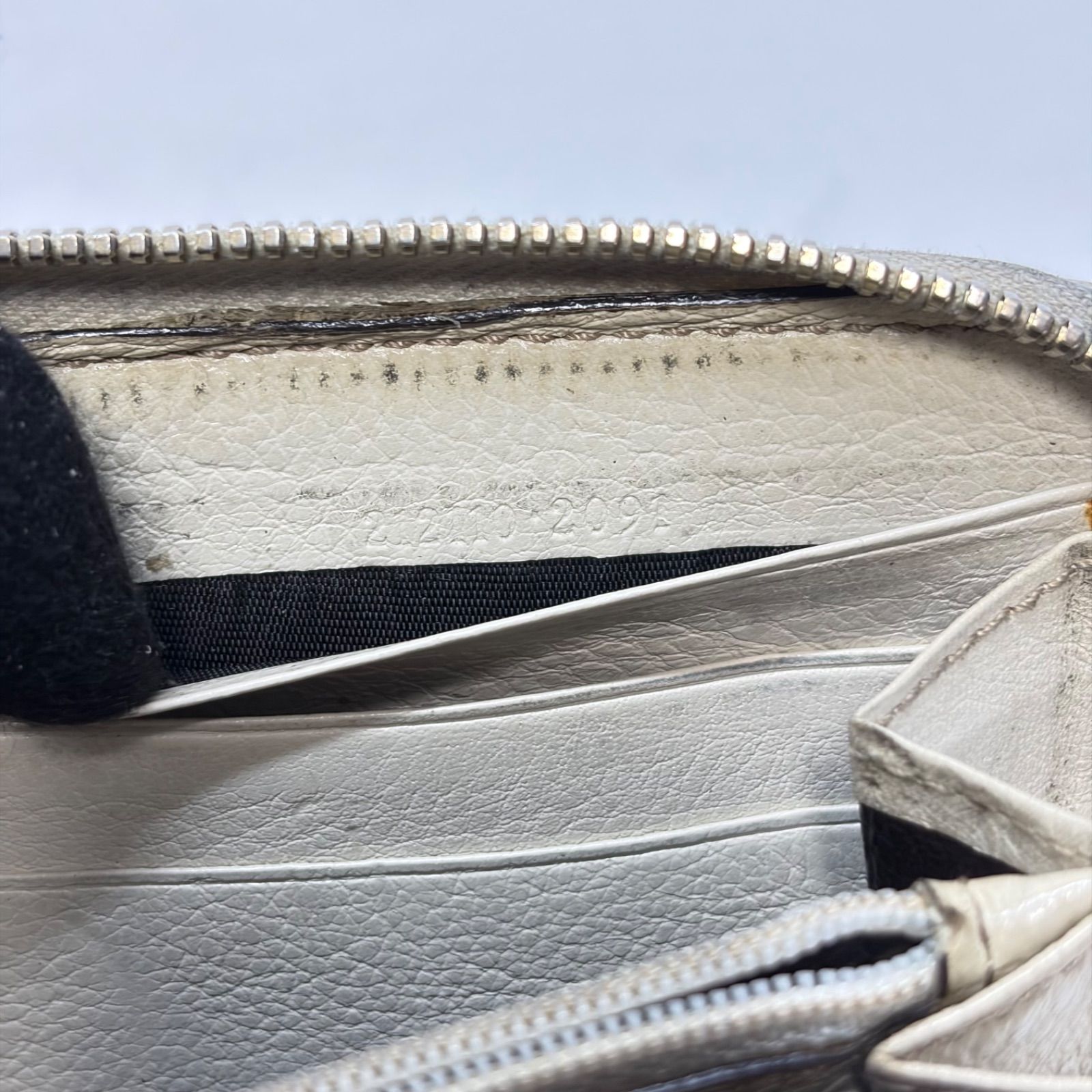 4116 GUCCI グッチ 長財布 GG シマレザー ラウンドファスナー インター 