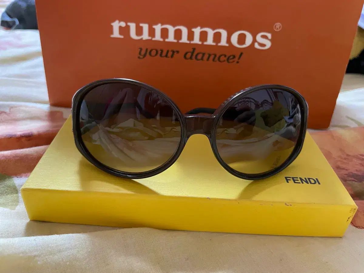 ブランド ブランド FENDI フェンディ レディース サングラス