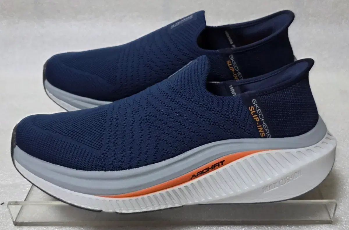 未使用 SKECHERS GOwalk MAXクッショニング アーチフィット スリップイン スニーカー 270