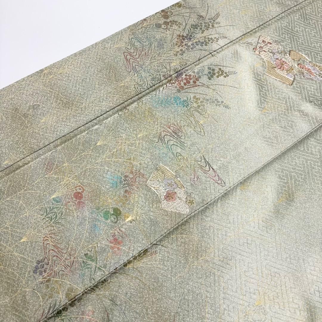 単衣 付下げ 刺繍柄 地紙に花模様 金駒刺繍 薄裏柳色 K-6008 - メルカリ