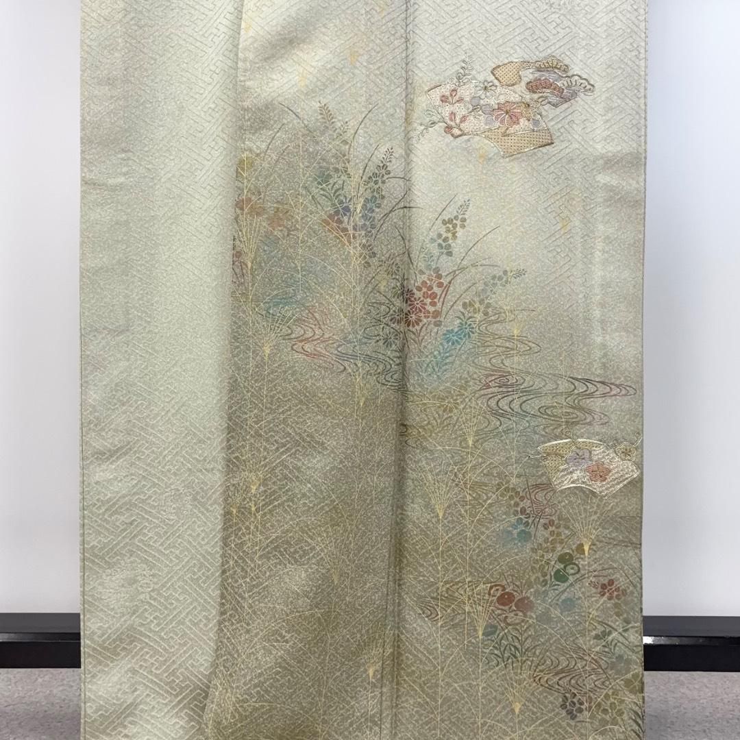 ☆ 単衣 付下げ 刺繍柄 地紙に花模様 金駒刺繍 薄裏柳色 K-6008 単衣 付下げ 刺繍柄 地紙に花模様 金駒刺繍 薄裏柳色 K-6008 - メルカリ