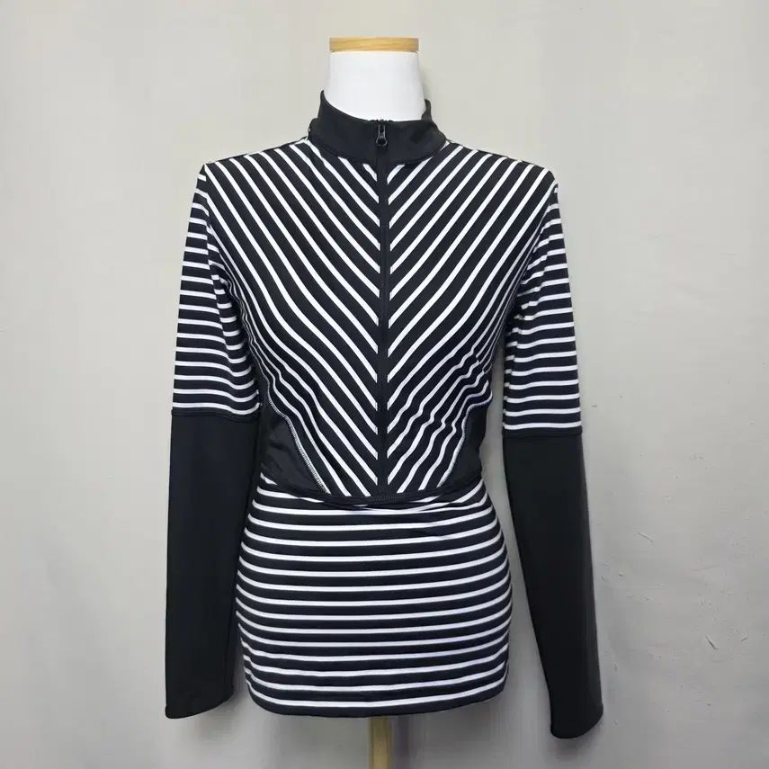 ADIDAS レディース by Steela McCartney ハーフ トップス S