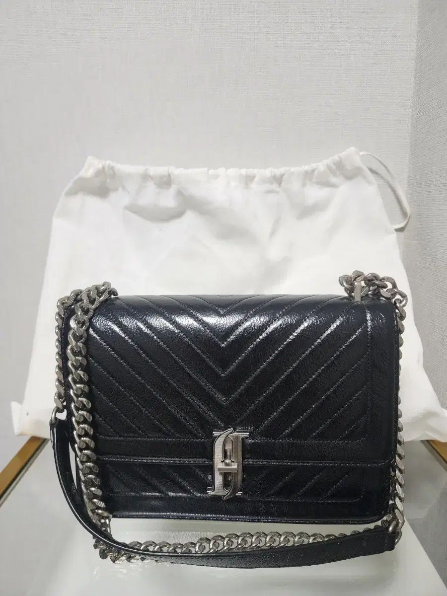J.ESTINA ジェイエスティナ ブラック キルティング チェーン ショルダーバッグ