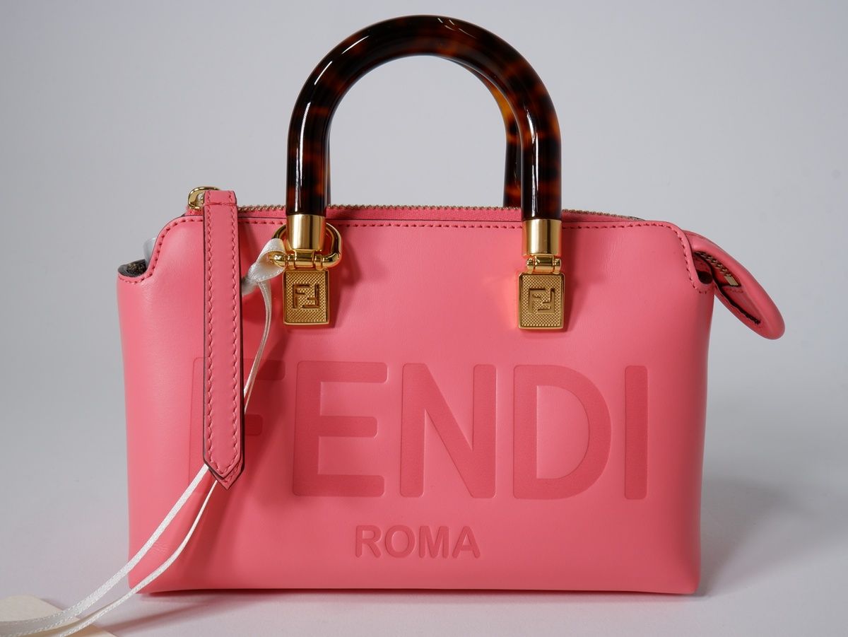 FENDIフェンディ 国内購入品バイザウェイミニ8BS067 ABVLF1K3C未使用品【MINI】【LBGA81503】 66,935円