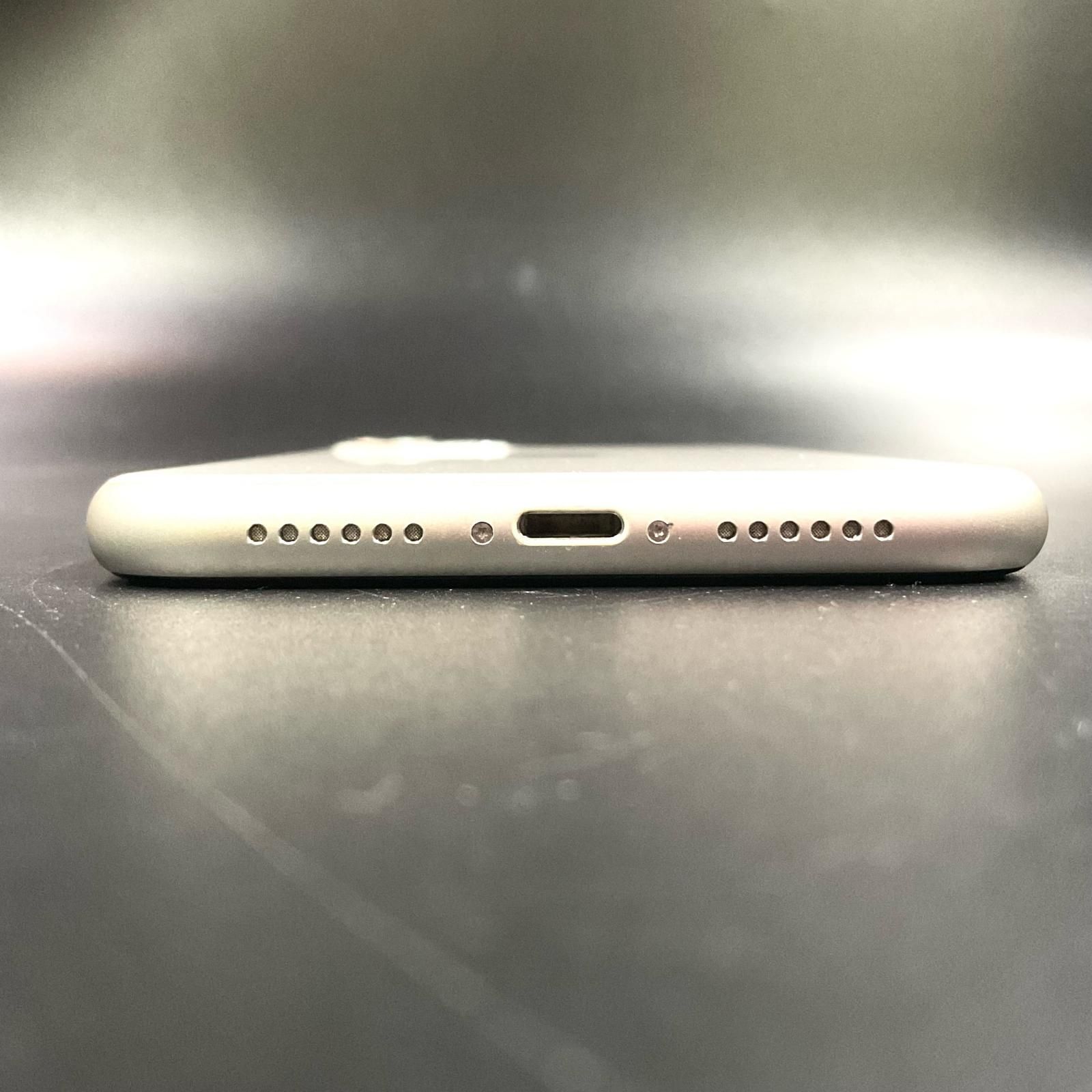 iPhone 11 128GB ホワイト Softbank 白ロム - メルカリ