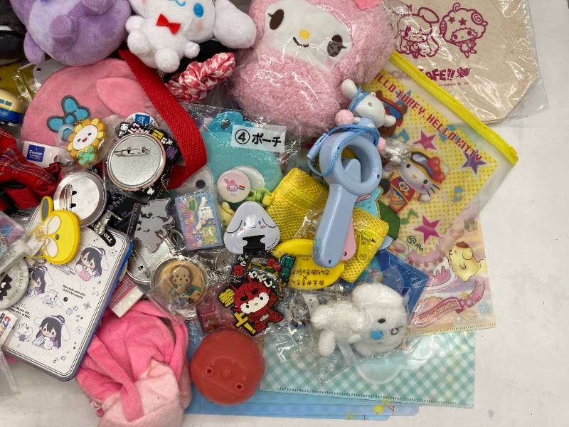 【大量まとめ】サンリオ グッズ ぬいぐるみ/缶バッジ/小物 他 ハローキティ マイメロ シナモロール クロミ 【大量まとめ】サンリオ グッズ ぬいぐるみ/缶バッジ/小物 他 ハローキティ マイメロ シナモロール クロミ