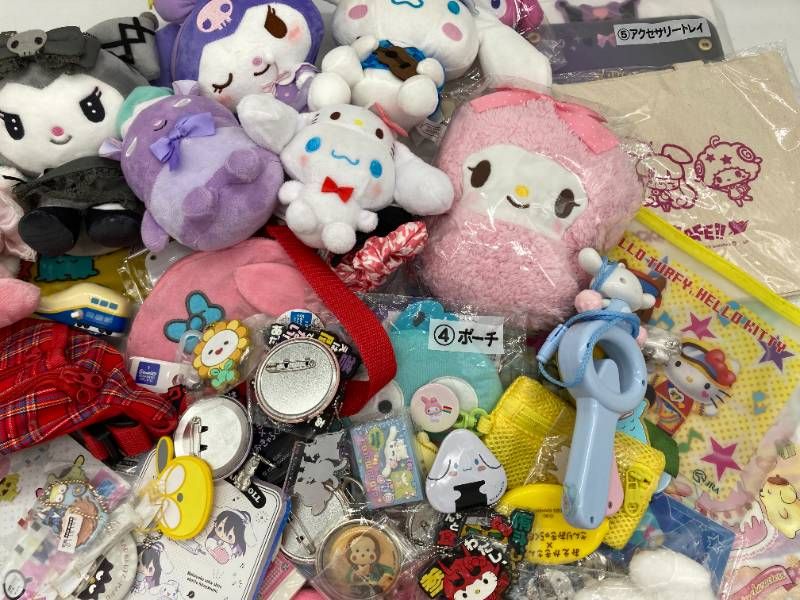 【大量まとめ】サンリオ グッズ ぬいぐるみ/缶バッジ/小物 他 ハローキティ マイメロ シナモロール クロミ 【大量まとめ】サンリオ グッズ ぬいぐるみ/缶バッジ/小物 他 ハローキティ マイメロ シナモロール クロミ