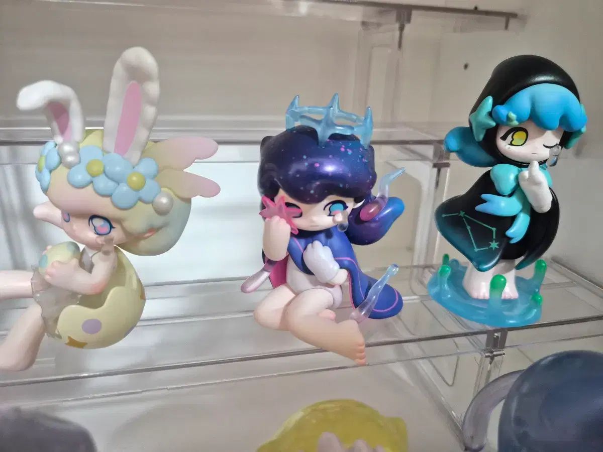 (まとめ売り) POP MART (ポップマート ) Azura (アズラ)10個 ボックスx カードo おまけ付きあり (まとめ売り) POP MART (ポップマート ) Azura (アズラ)10個 ボックスx カードo おまけ付きあり