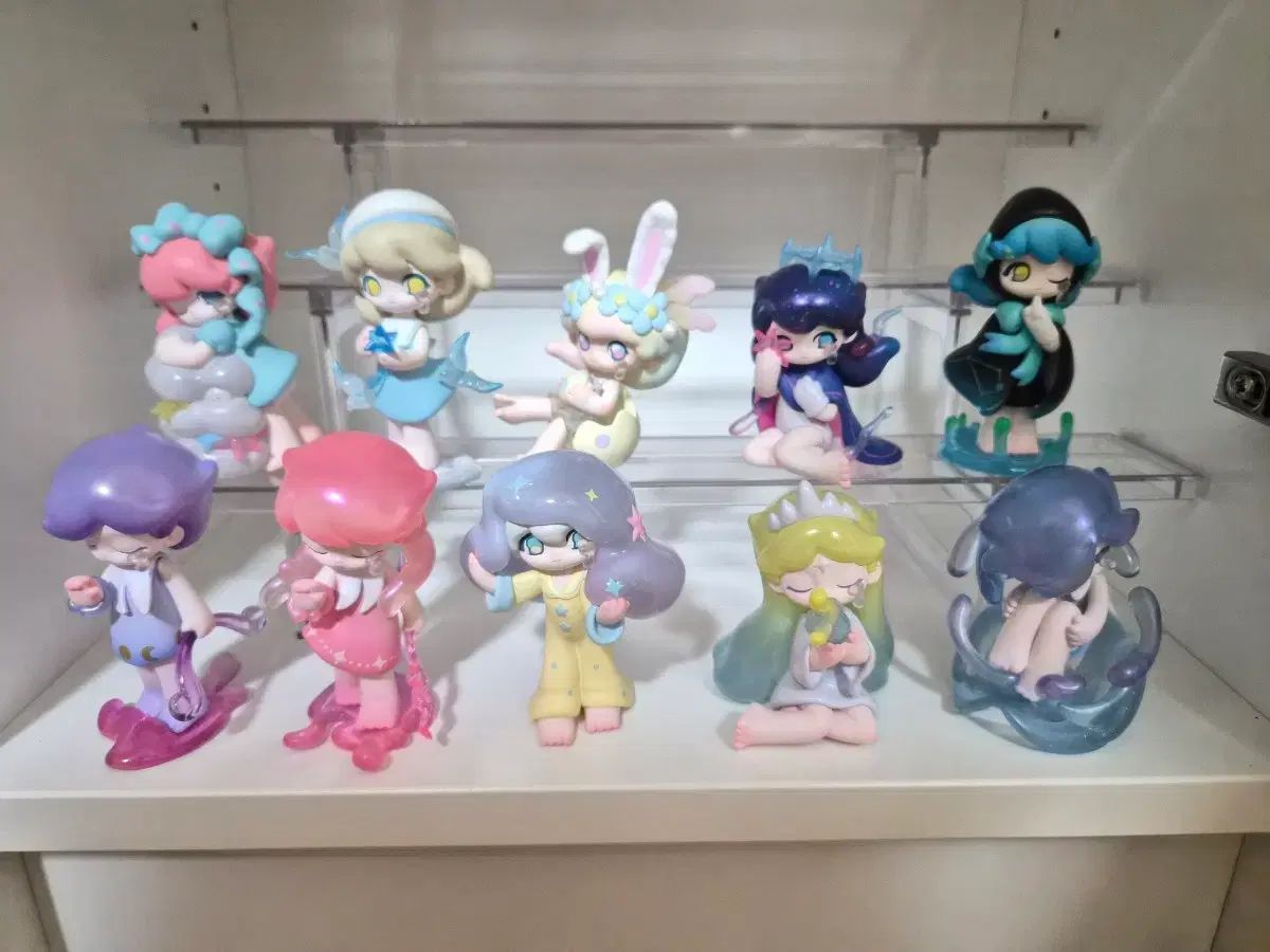 (まとめ売り) POP MART (ポップマート ) Azura (アズラ）10個 ボックスx カードo おまけ付きあり