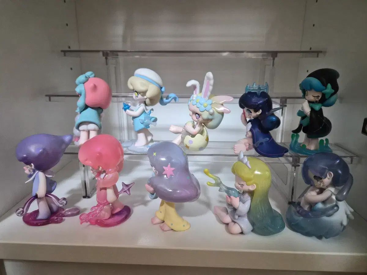(まとめ売り) POP MART (ポップマート ) Azura (アズラ)10個 ボックスx カードo おまけ付きあり (まとめ売り) POP MART (ポップマート ) Azura (アズラ)10個 ボックスx カードo おまけ付きあり