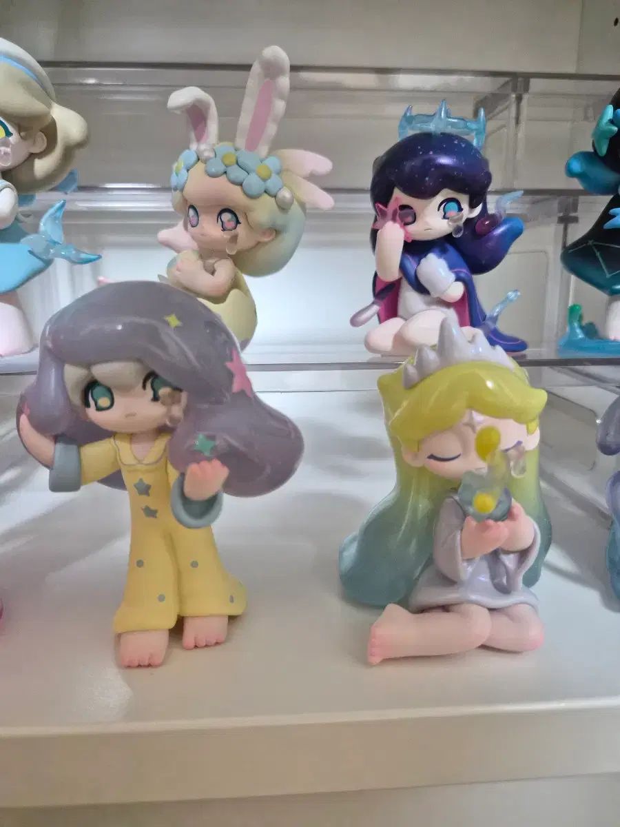 (まとめ売り) POP MART (ポップマート ) Azura (アズラ)10個 ボックスx カードo おまけ付きあり (まとめ売り) POP MART (ポップマート ) Azura (アズラ)10個 ボックスx カードo おまけ付きあり