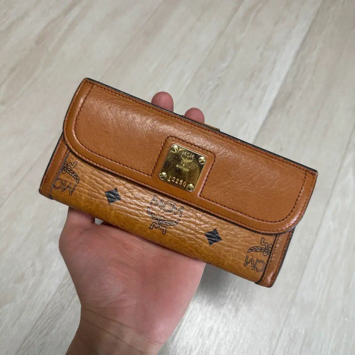 MCM エム シー エム 長財布