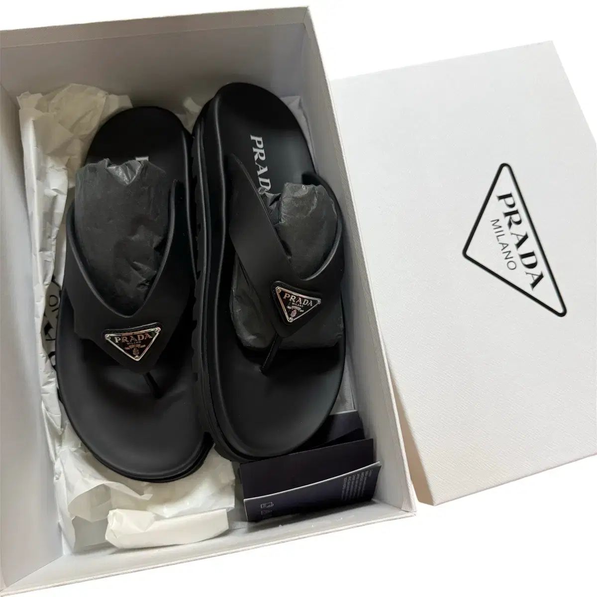 新品/37サイズ PRADA プラダ ラバー 丸のまま サンダル 新品/37サイズ PRADA プラダ ラバー 丸のまま サンダル