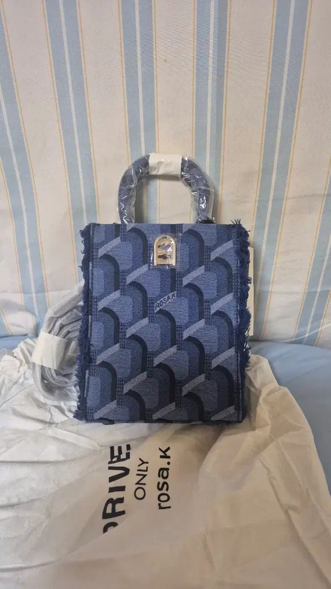 ジーン モノグラム トゥー XS クロスバッグ 新品