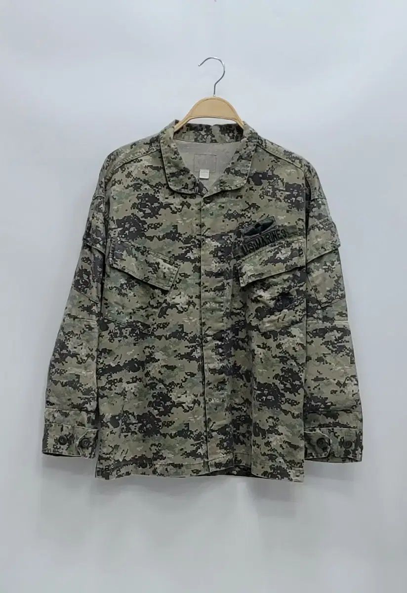 米海兵隊オリジナル デジタルカモ軍服 トップス / 男 M-L 刺繍パッチ
