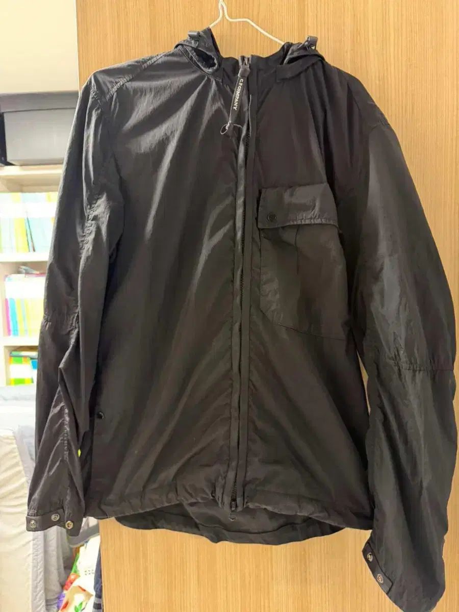 C.P. COMPANY シーピーカンパニー フード ウィンドブレーカー ブラック 27,411円
