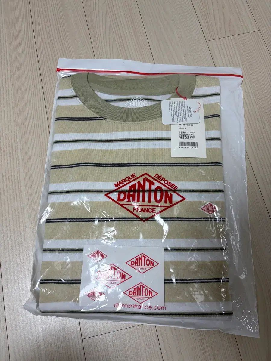 L ダントン ストライプ 長袖 Tシャツ (白xベージュ)
