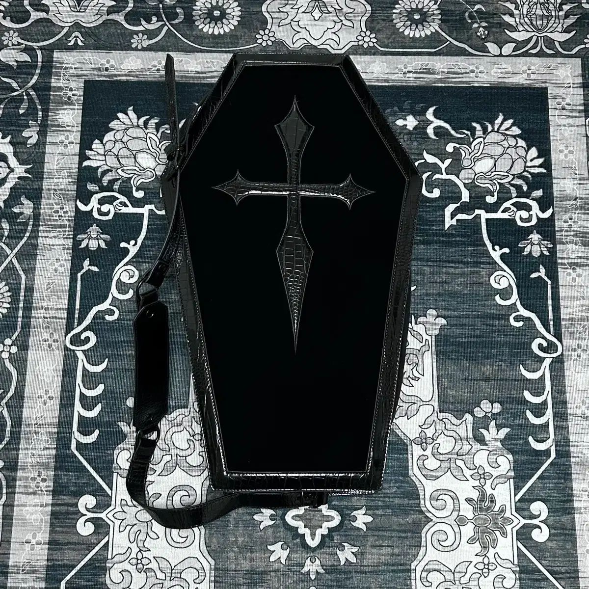 Killstar Coffin 킬스타 커핀 관 十字架 大型 バッグ ゴス パンク