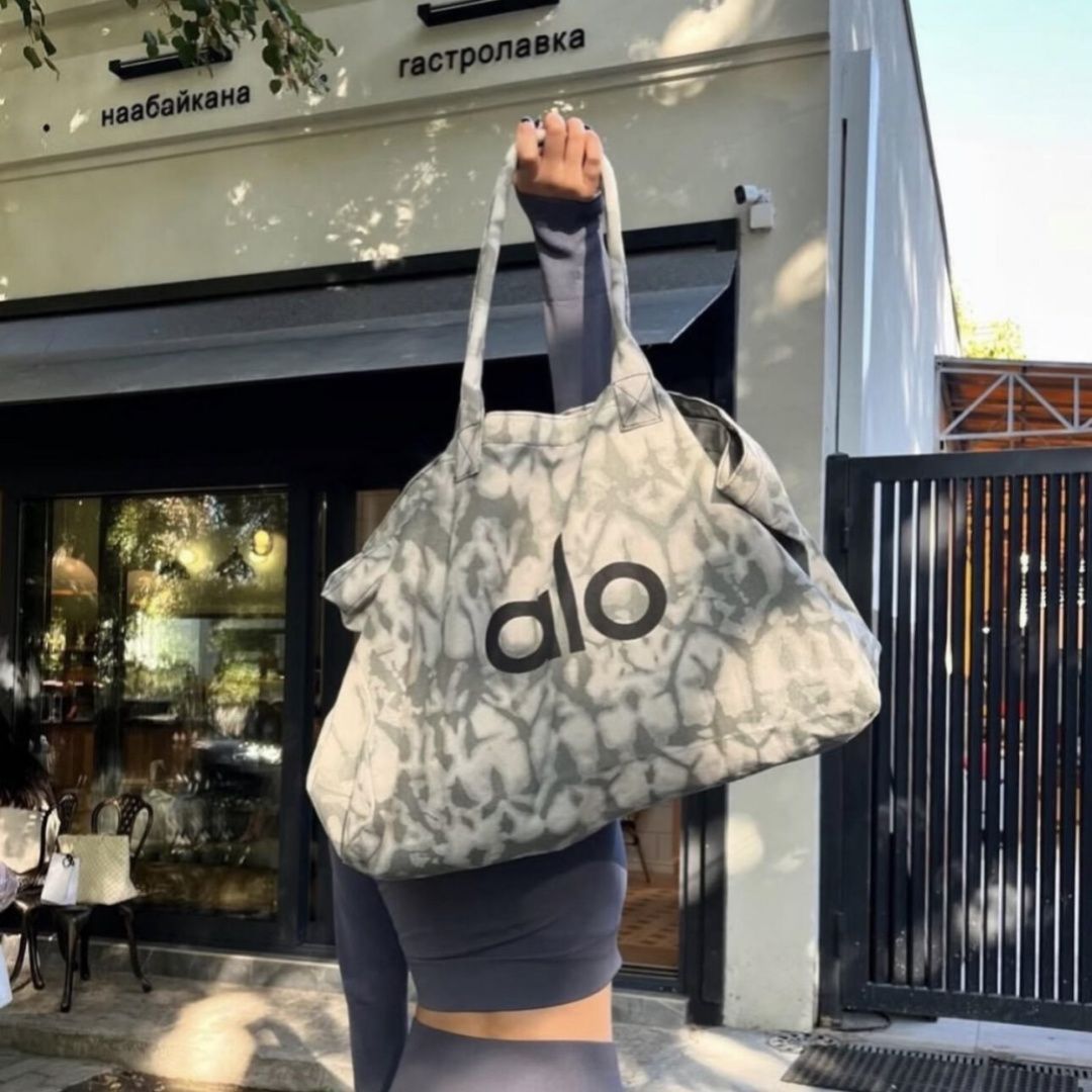 新品未使用 アローヨガ ALO Yoga トートバッグ グレー トートバッグ 
