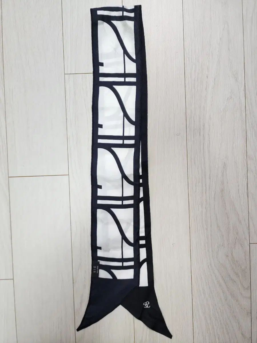 SIE シエ シルク スカーフ 新品