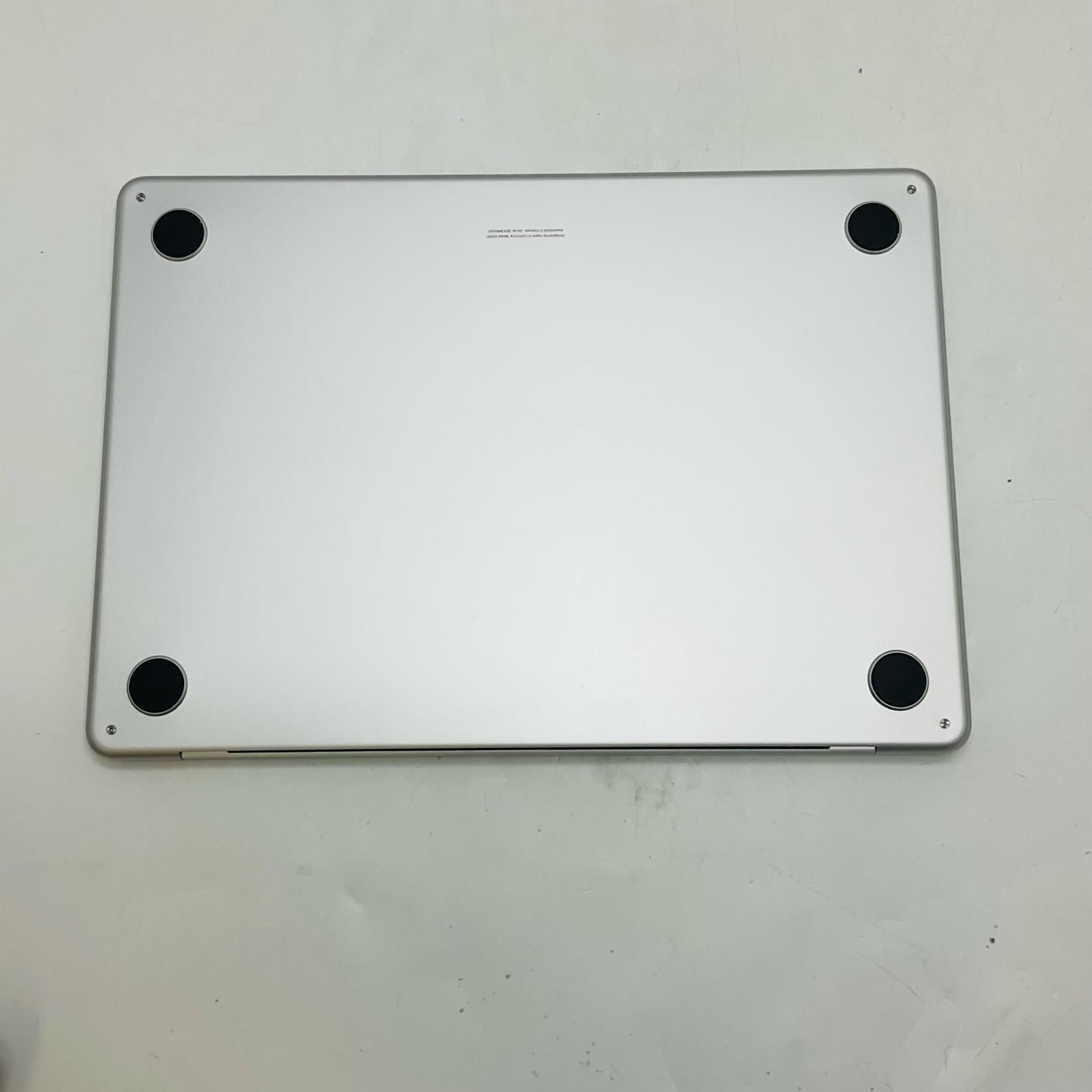 MacBook Air M2 13.6