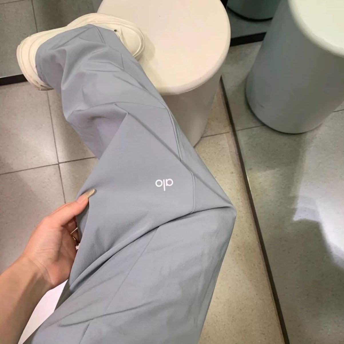 新品 Alo Yoga パンツ ボトム トラウザー アローヨガ ブラック