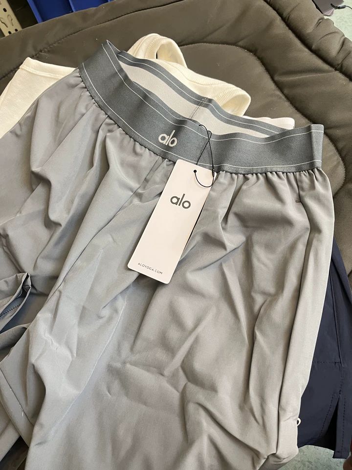 新品 Alo Yoga パンツ ボトム トラウザー アローヨガ ブラック