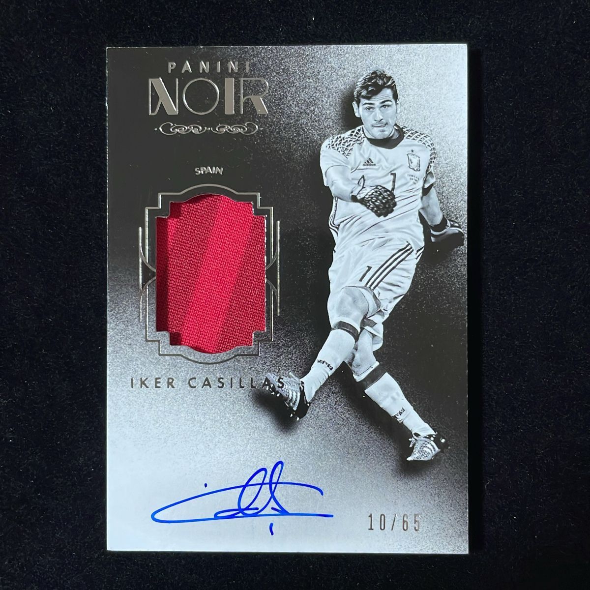 Iker Casillas イケル・カシージャス Panini Noir 2016-17 /65 Auto 直筆 サイン Jersey ジャージ Spain