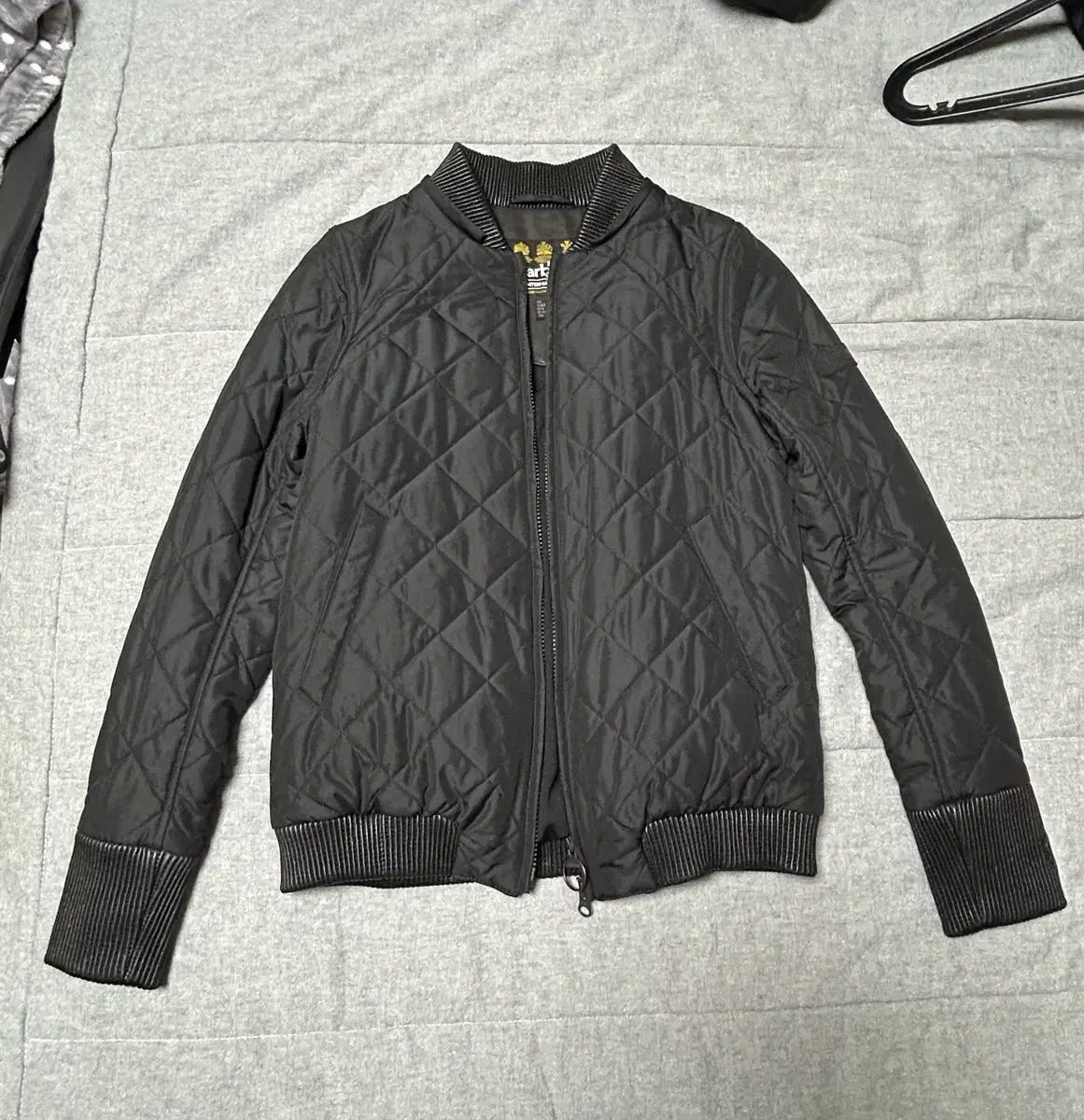 バブアー BARBOUR キルティング ジャケット ブラック ウール 帽子取り外し