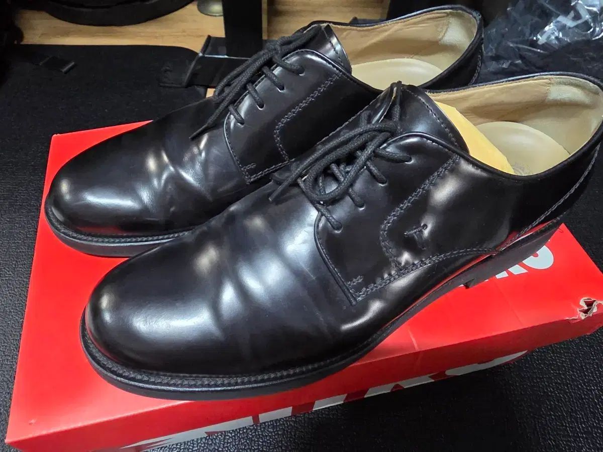 TOD'S トッズ ブラック メンズ ダービーシューズ 靴 / サイズ 285