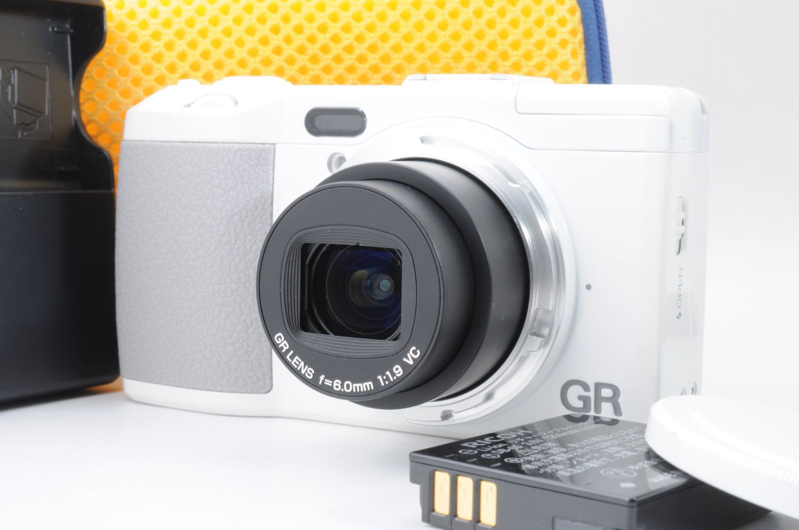 ■良品■ RICOH（リコー） GR DIGITAL IV ホワイト コンパクトデジタルカメラ