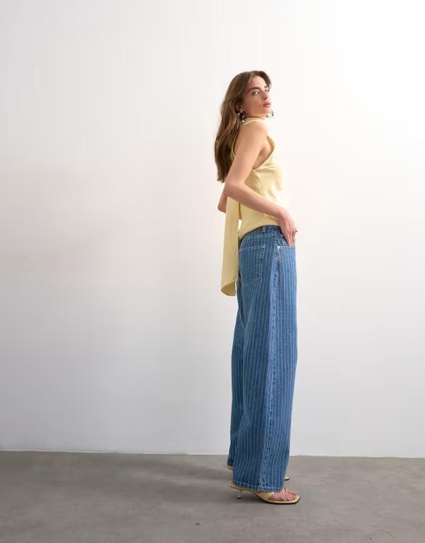 トップショップ レディース ボトムス デニムパンツ ヴィンテージーンズ Topshop Barrel mid rise jeans in vintage blue textured stripes Vintage Blue ブルー
