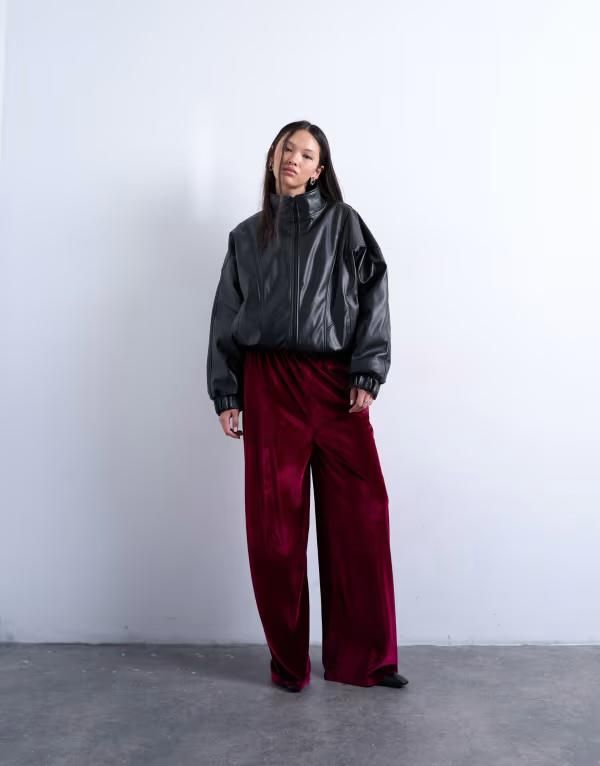 トップショップ レディース ボトムス カジュアルパンツ ワイドレッグ パンツ ベルベット Topshop velvet wide leg pull on pants Plum プラム