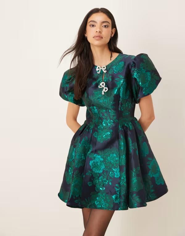 シスタージュン レディース トップス ワンピース ミニワンピース ミニ Sister Jane Lili jacquard puff sleeve rhinestone bow detailing mini dress in emerald GREEN グリー