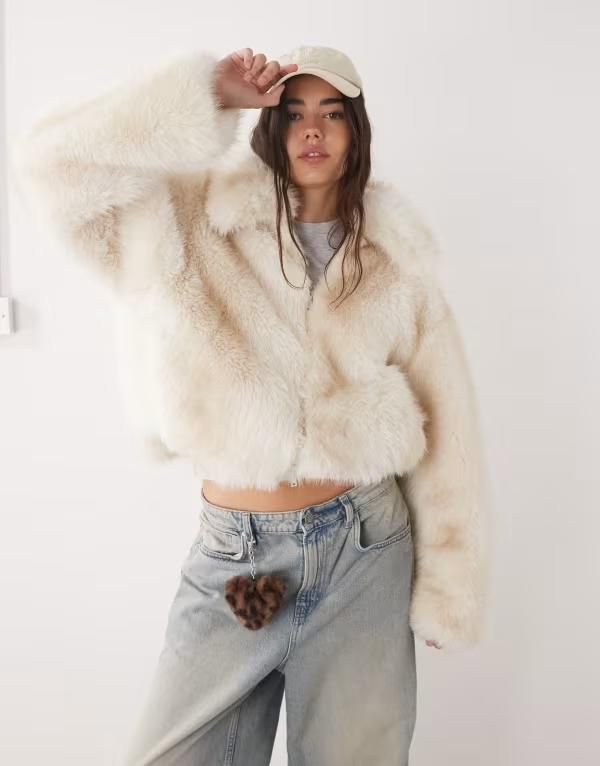 モンキ レディース アウター ジャケット・ブルゾン ジャケット Monki short faux fur jacket Off White オフホワイト