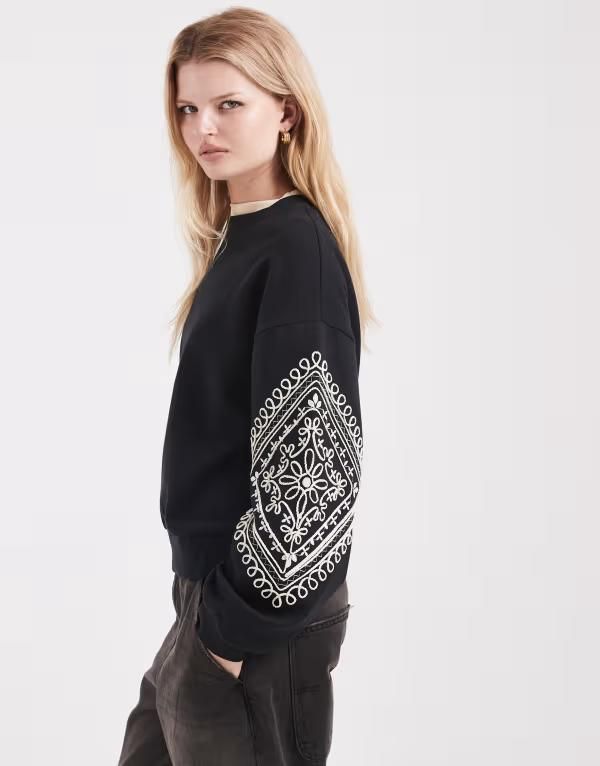 ミスセルフフリッジ レディース アウター ニット・セーター スウェット シャツ 刺繍 Misselfridgembroidered sleeve sweatshirt Black ブラック