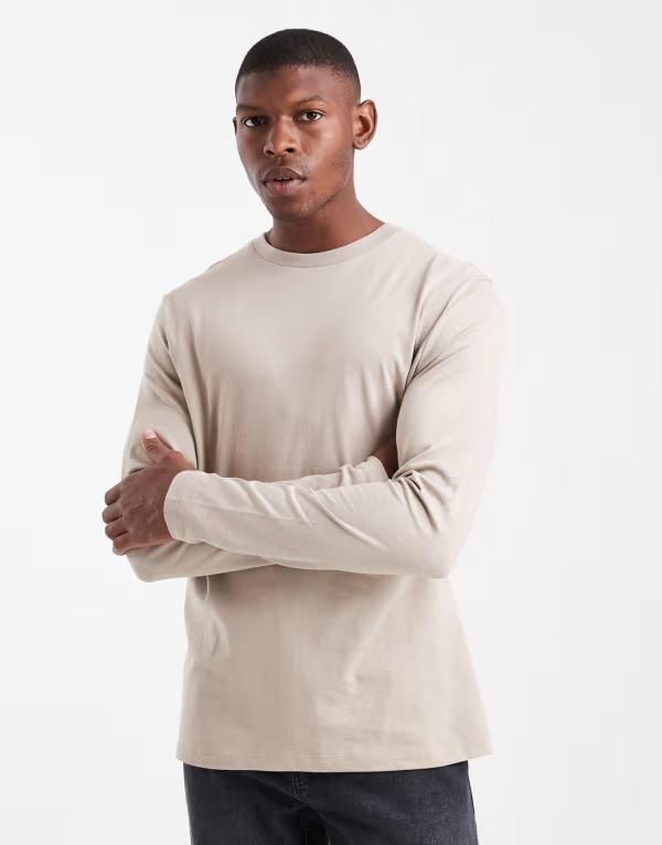 エイソス メンズ トップス Tシャツ クルーネック シャツ ASOS DESIGN Essentials crew neck long sleeve tshirt Crockery ベージュ